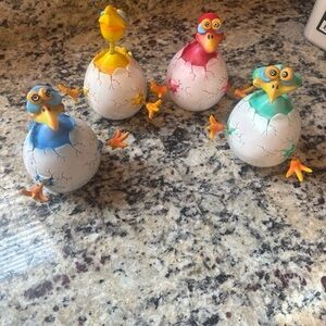 Exhart Wobbly Hatching Eggs lot